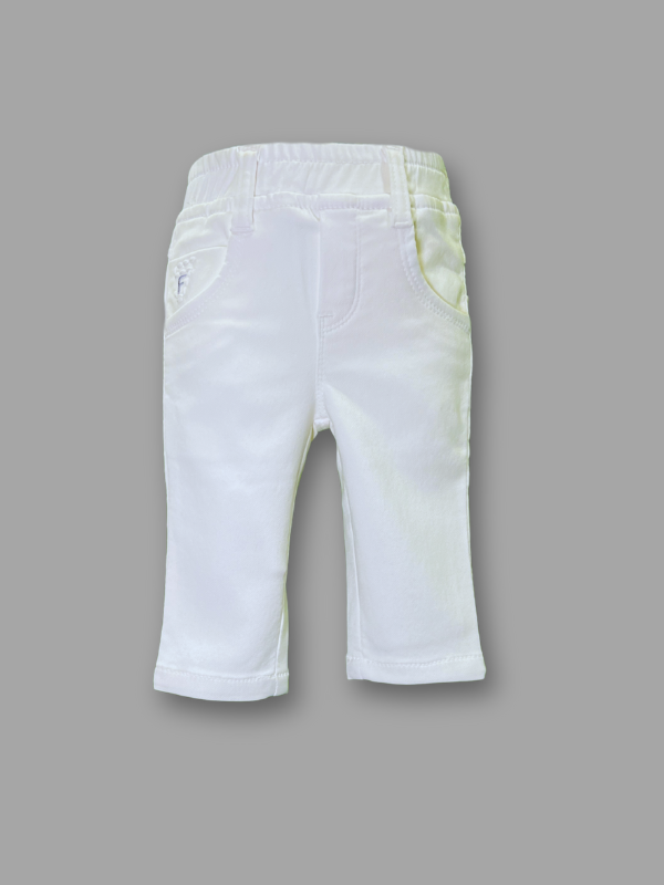 Boys' plain white twill pants in a straight-leg style with an elastic waistband and front slant pockets.
Export to Sheets