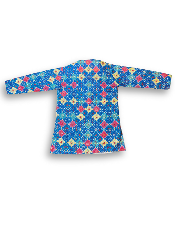 Boys' long-sleeved kurta with a colorful geometric and dotted print in bright blue, pink, and yellow, paired with plain white elastic-waist pyjama pants.
Export to Sheets