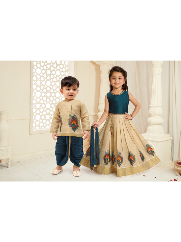 Girls Traditional Sleeves Less Long Choli - Blue