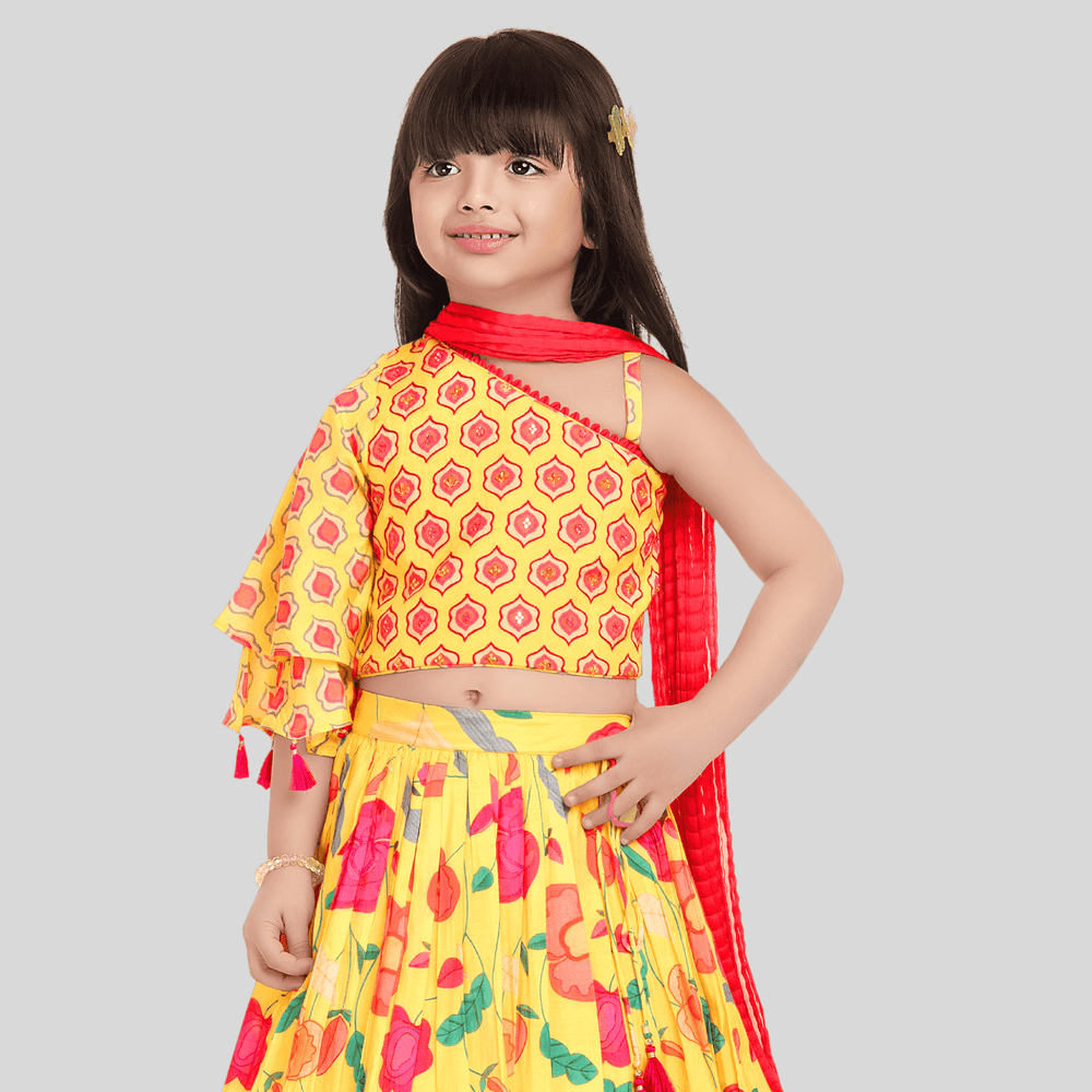 Girls Traditional Sleeves Less Long Choli - Yellow