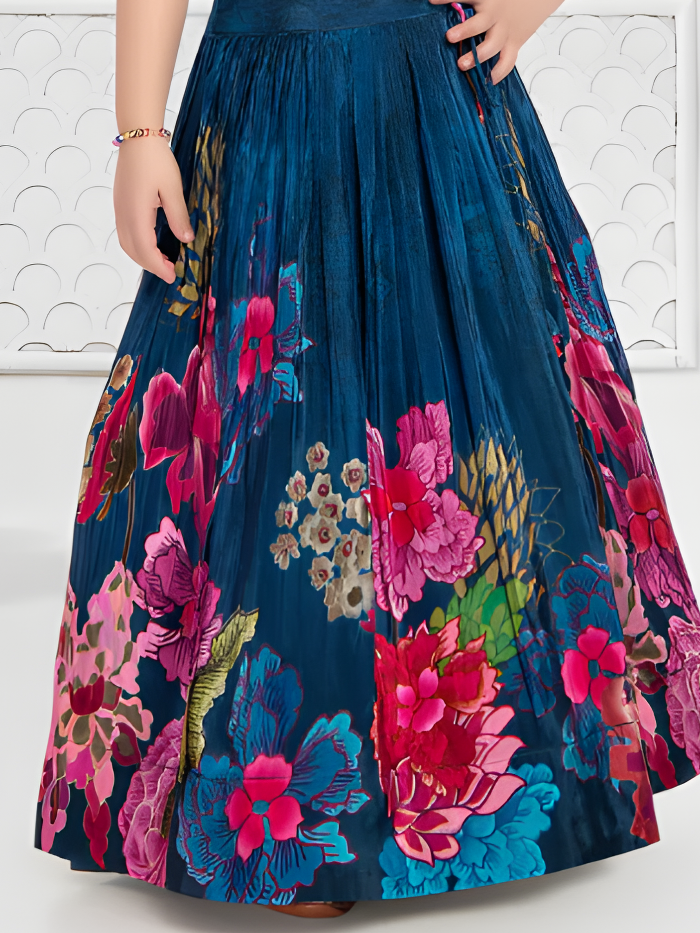 Girls Traditional Sleeves Less Long Choli - Blue