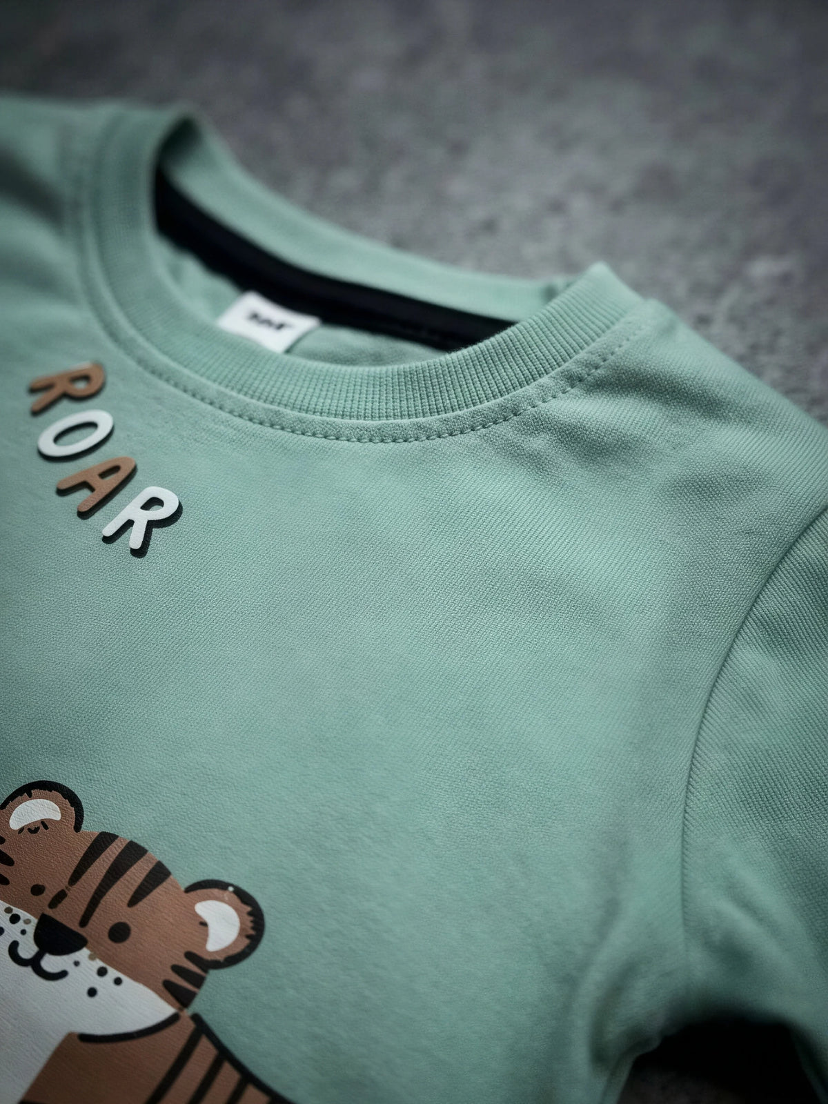 Girls Green Tiger Graphic Two Piece Set.