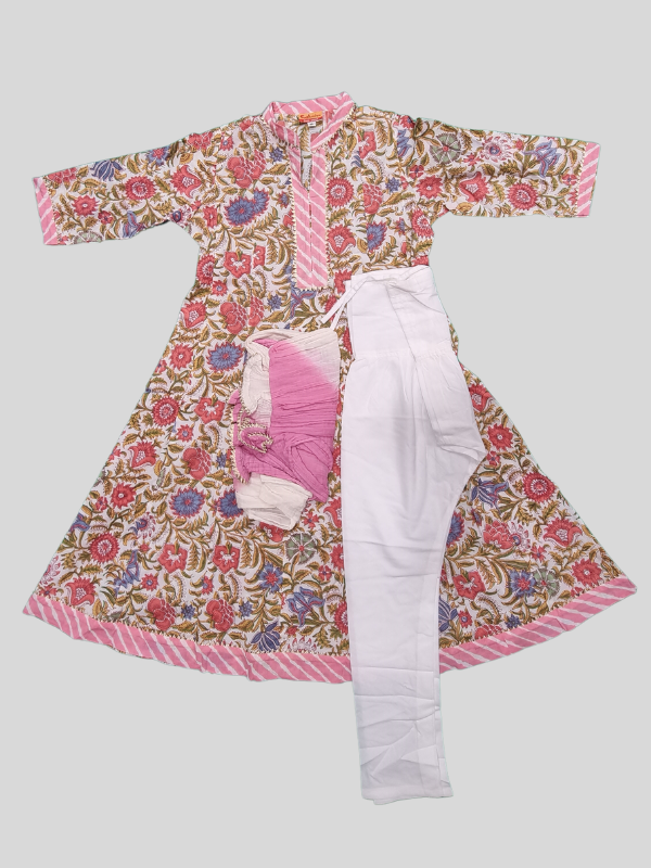 Girls TraditionaL  3/4th Sleeves Chuddidar Sets - Pink