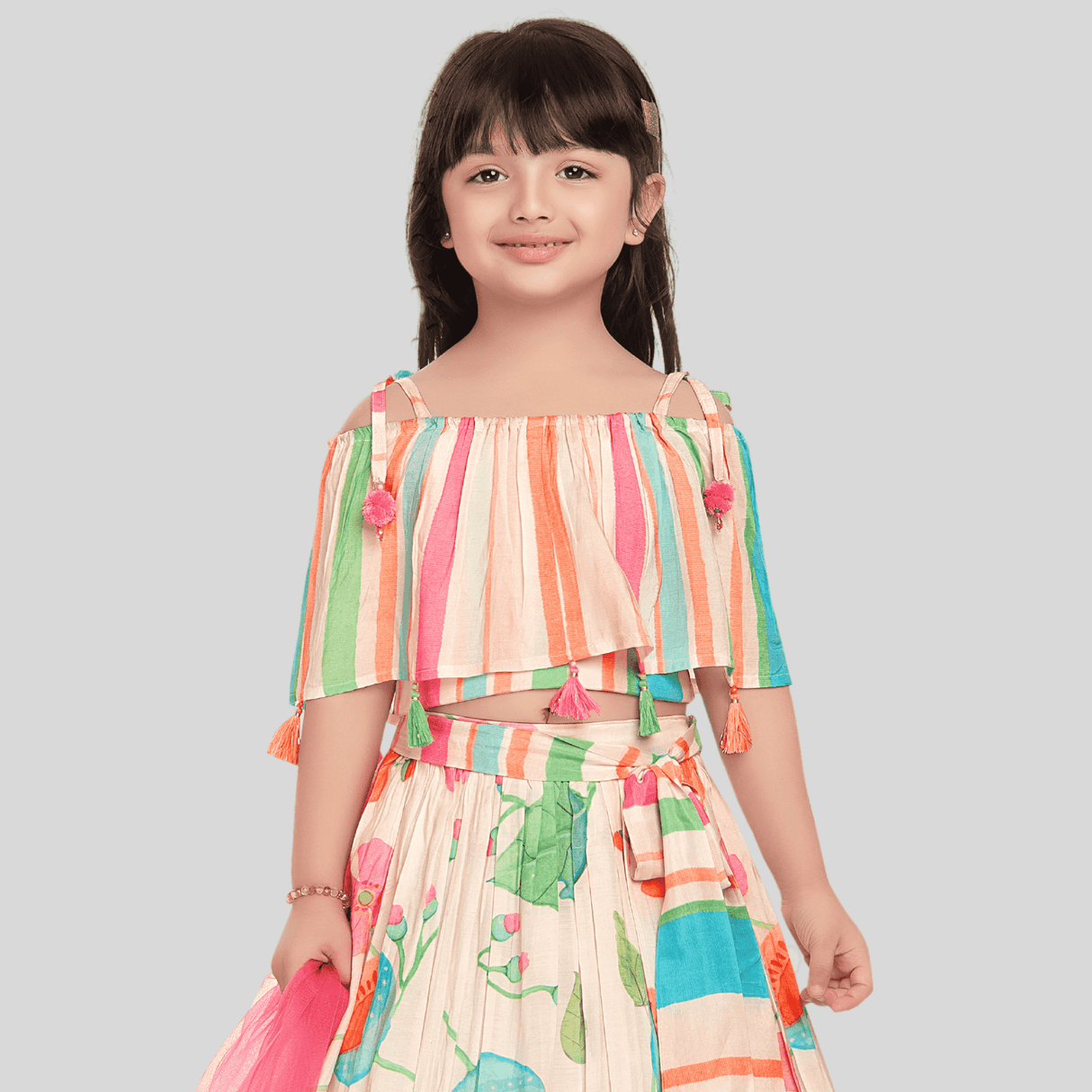 Girls Traditional Sleeves Less Long Choli - Cream