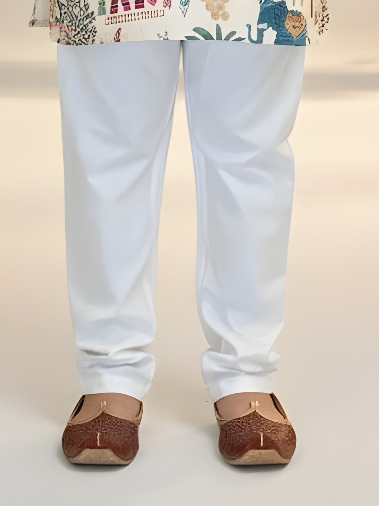The Royal Garden Print Kurta & Pajama Set (Cream Multi).
