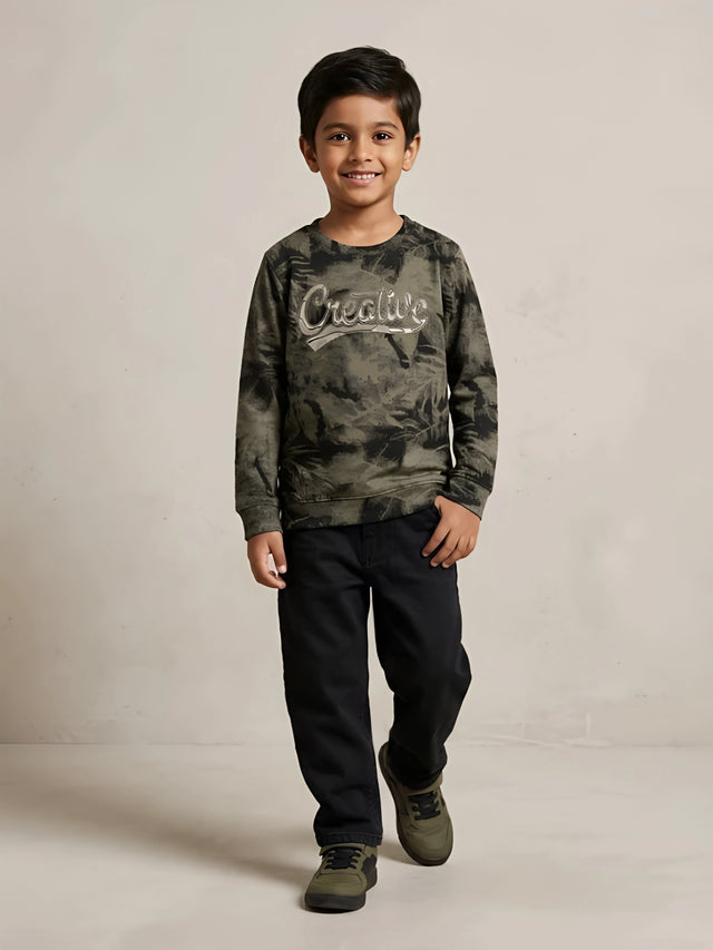 Green leaf print casual t-shirt for boys