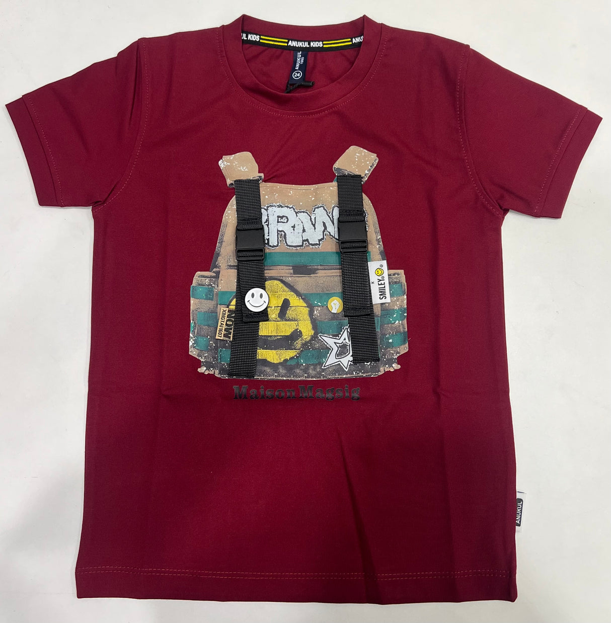 "Kids maroon Graphic T-Shirt with Backpack Print