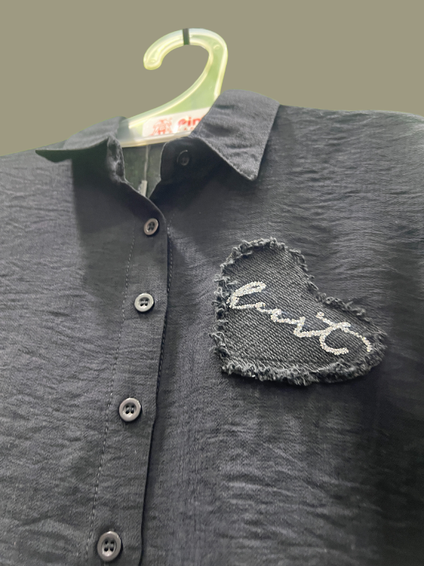 Black Shirt'