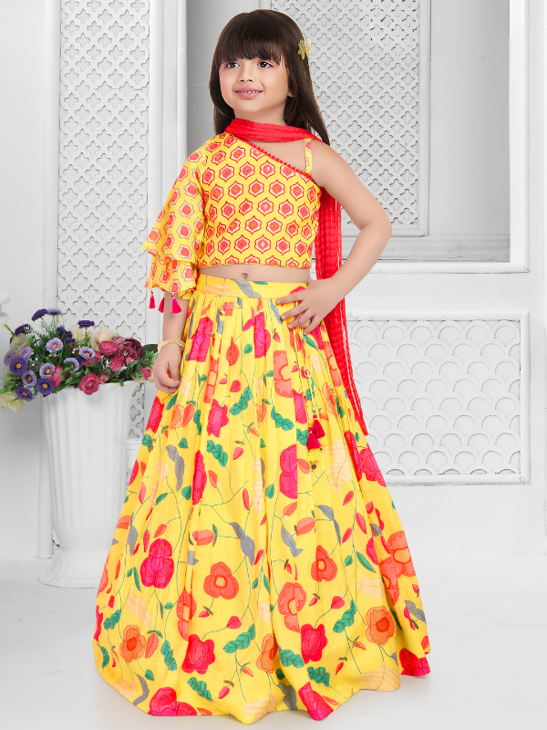 Girls Traditional Sleeves Less Long Choli - Yellow